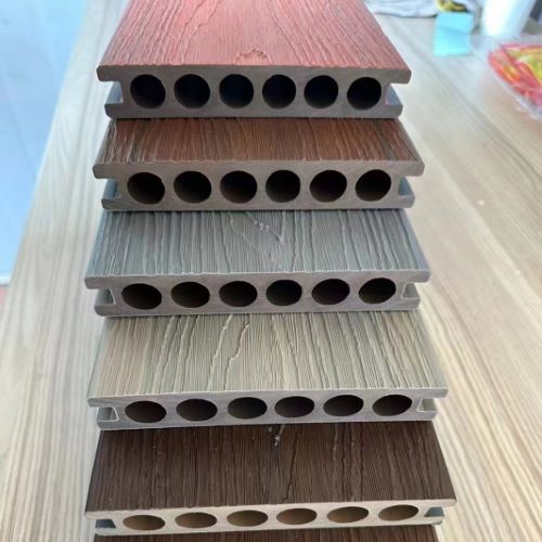广州塑木地板生产厂家各种颜色压花木纹地板实物比照图