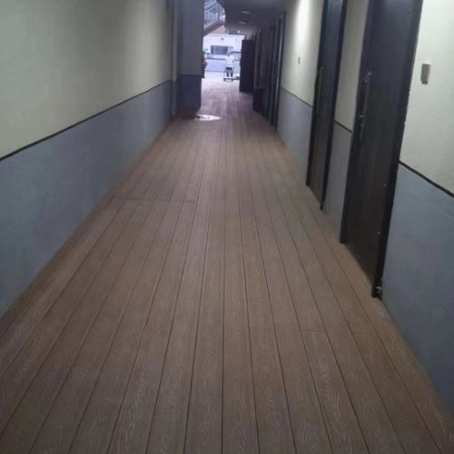 广州办公楼地面塑木压花木塑地板改造施工案例