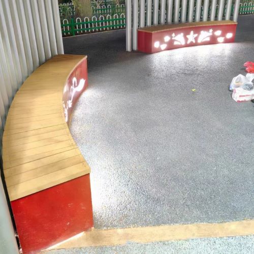 广州街心文化公园木塑座椅施工案例