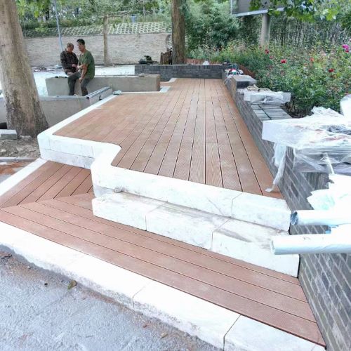 广州街区口袋公园小型塑木地板平台台阶步梯制作案例